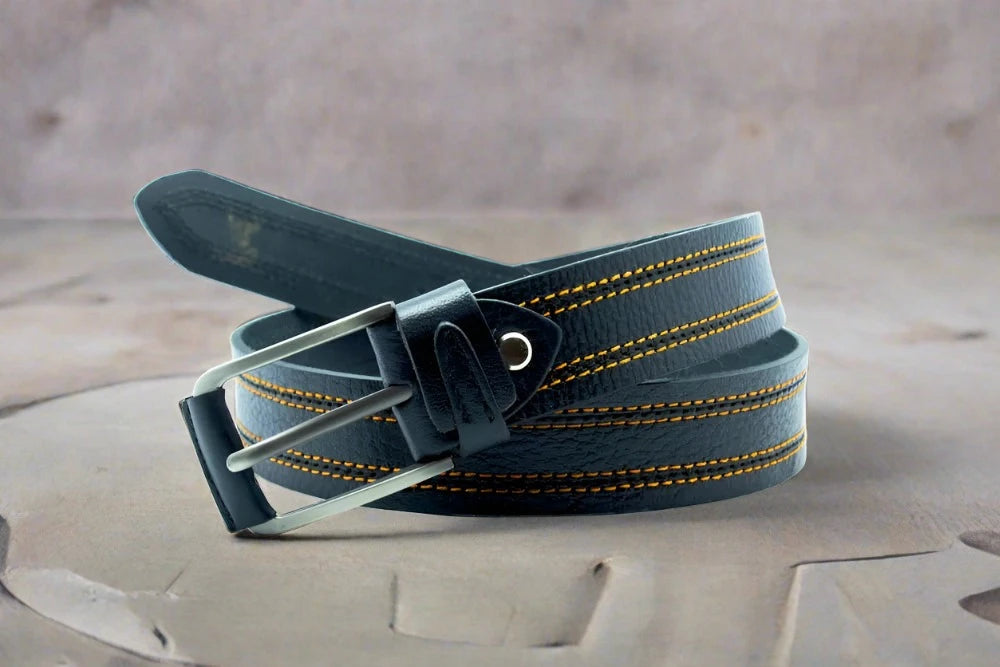Black clearance cinch belt